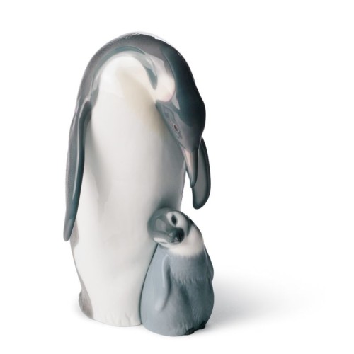Пингвин с детенышем